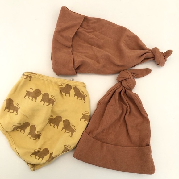 Kate Quinn Yellow Cinnamon Clay Bib and Hats - Picture 1 of 6
